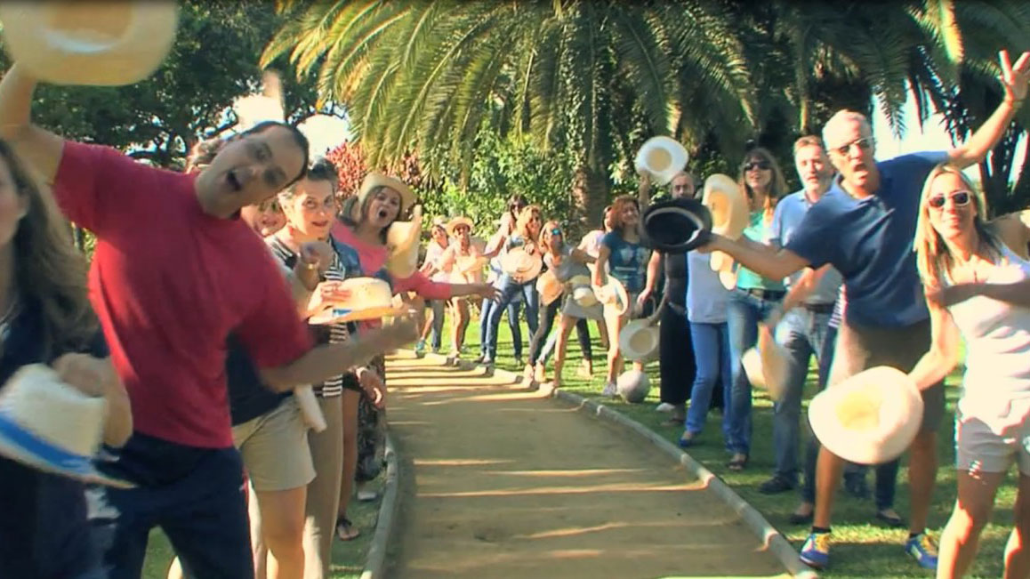 LIP DUB Marbella do a playback and plan their movements to a song 03 | Team4you